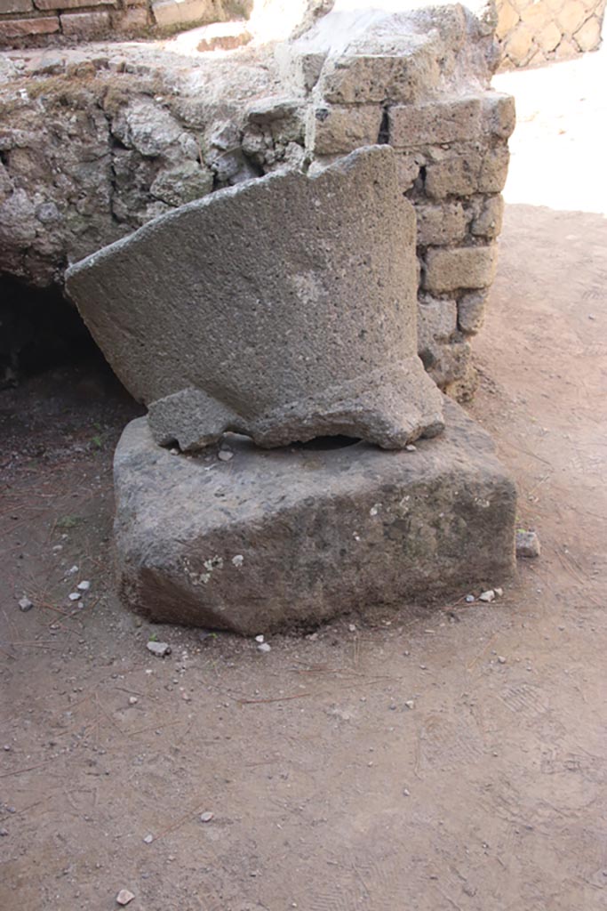 Ins. Or. II, 1a, Herculaneum. October 2023.
Room A, detail from south end of oven. Photo courtesy of Klaus Heese.